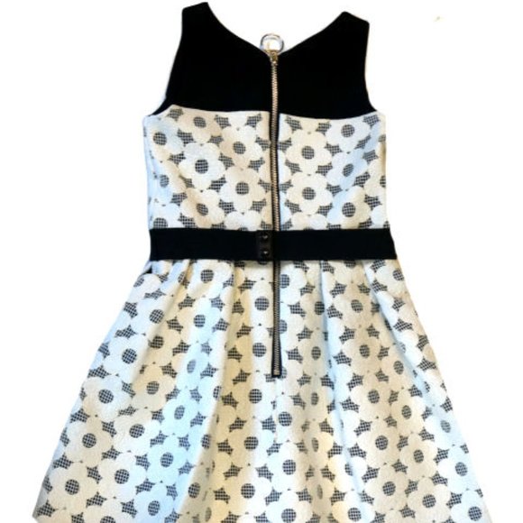 8 10 12 NEW Girls Zoe Ltd Black & Ivory Scuba Daisy Belted Tween Dress - Picture 3 of 4